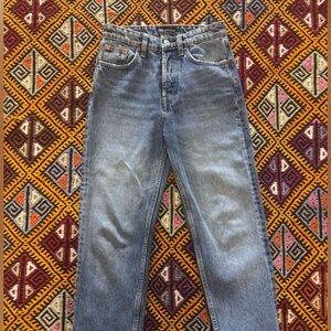 Zara Jeans- EUR 34 - USA 2 - 100 % Ecologically Grown Cotton